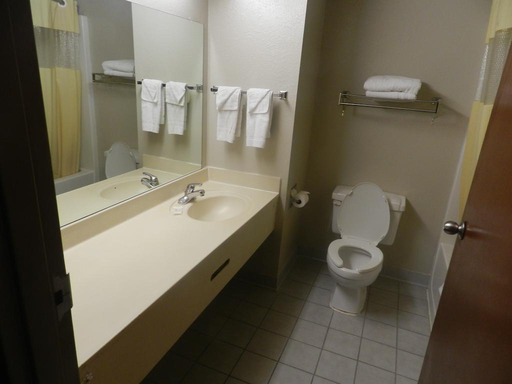 Haven Inn & Suites Duluth Pokoj fotografie